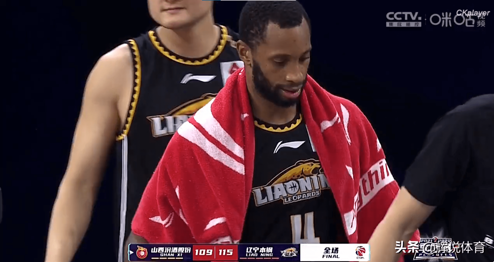 包含T1血洗CLG，Xiaohu拿下关键大龙顶尖较量全球总决赛，强势挺进下一轮的词条