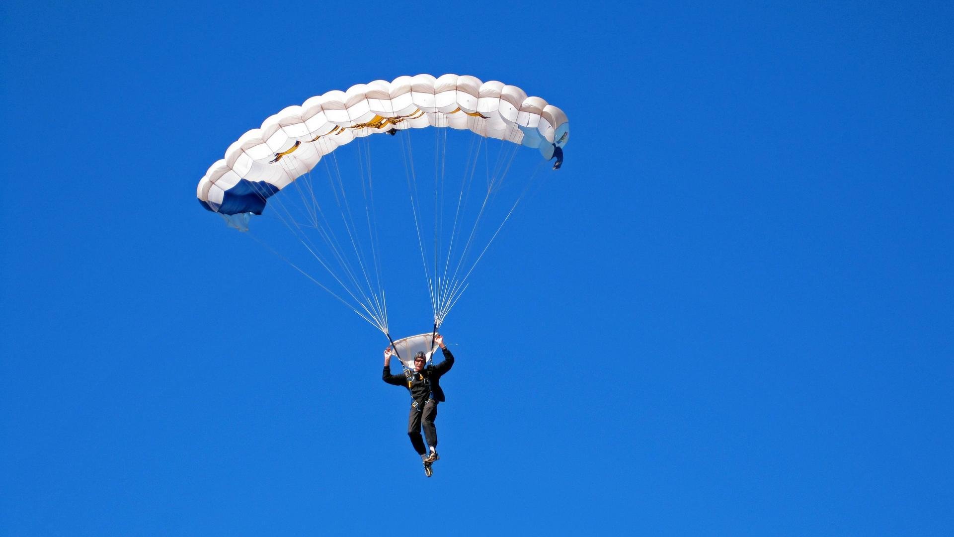 马克西独舞制胜时刻，骑士铁血防守全面压制马刺