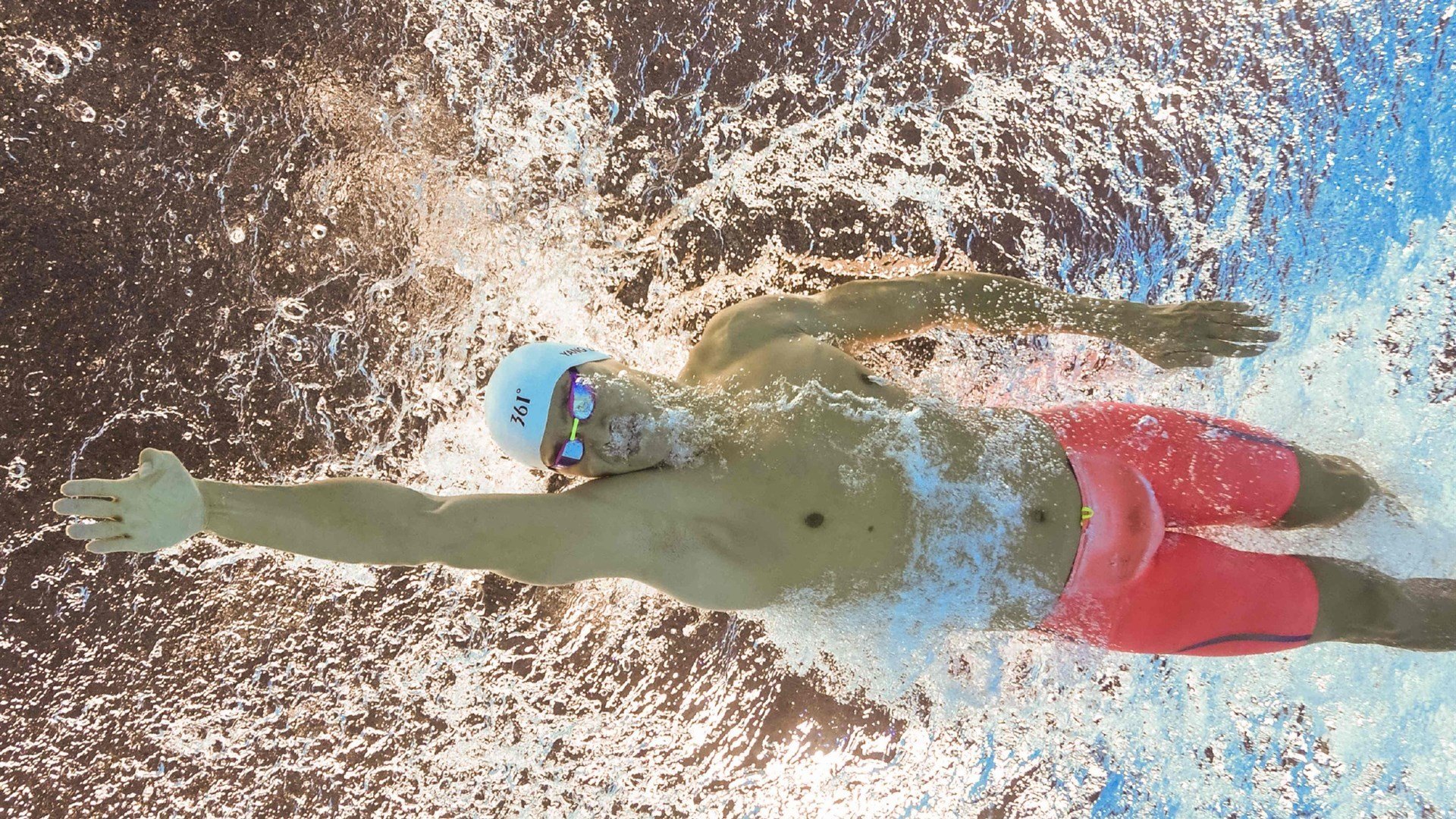 极速与热焰，布克之夜与F1争冠的平行狂想