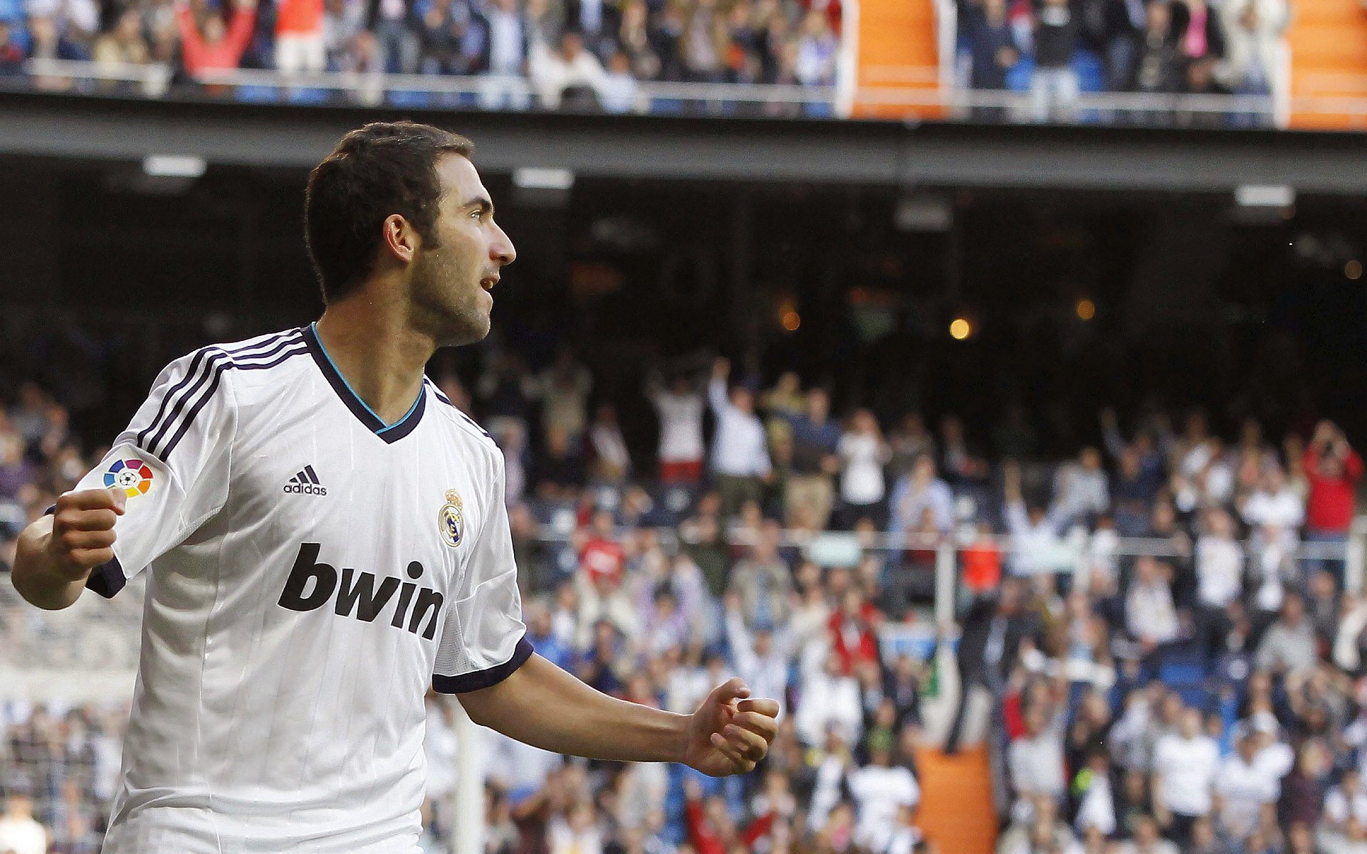 拉亚掌控全场，委内瑞拉对阵塞维利亚的战术博弈与比赛走势解析